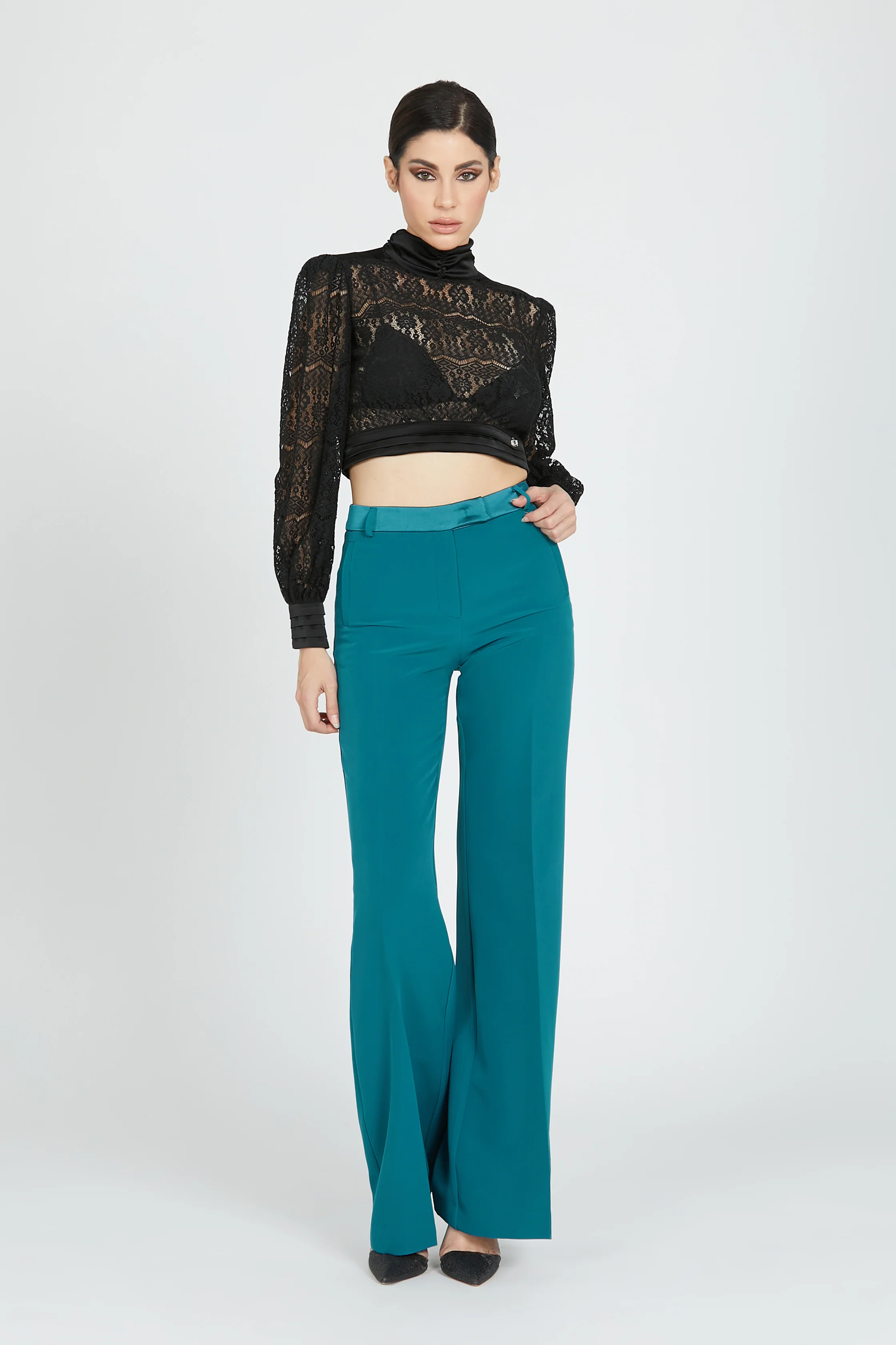 Blusa  CHURENY  corta manica lunga pizzo scollo a v profondo retro - Image 2