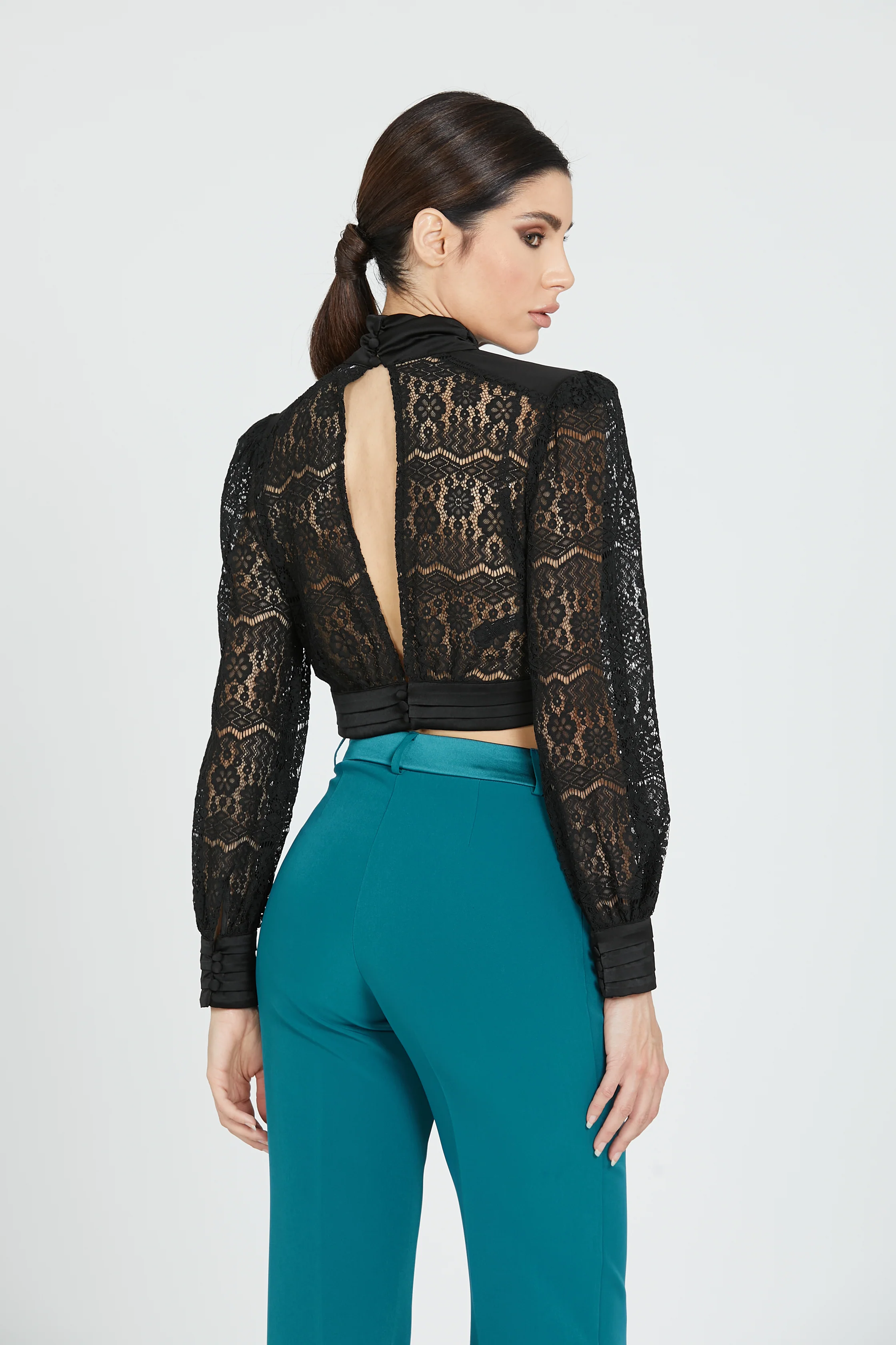 Blusa  CHURENY  corta manica lunga pizzo scollo a v profondo retro - Image 5