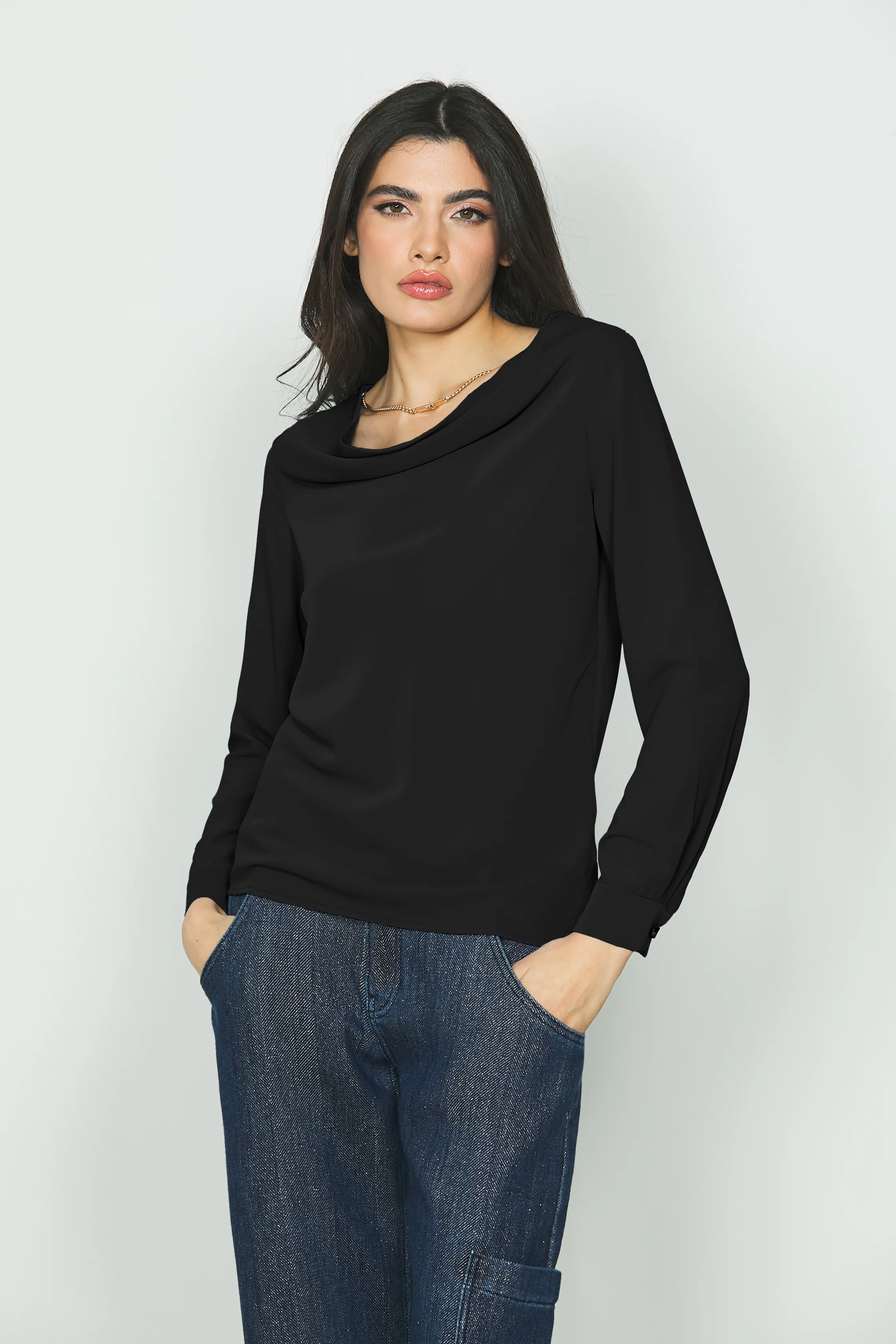 Blusa LEONA manica lunga scollo ampio con collana catena - Image 6