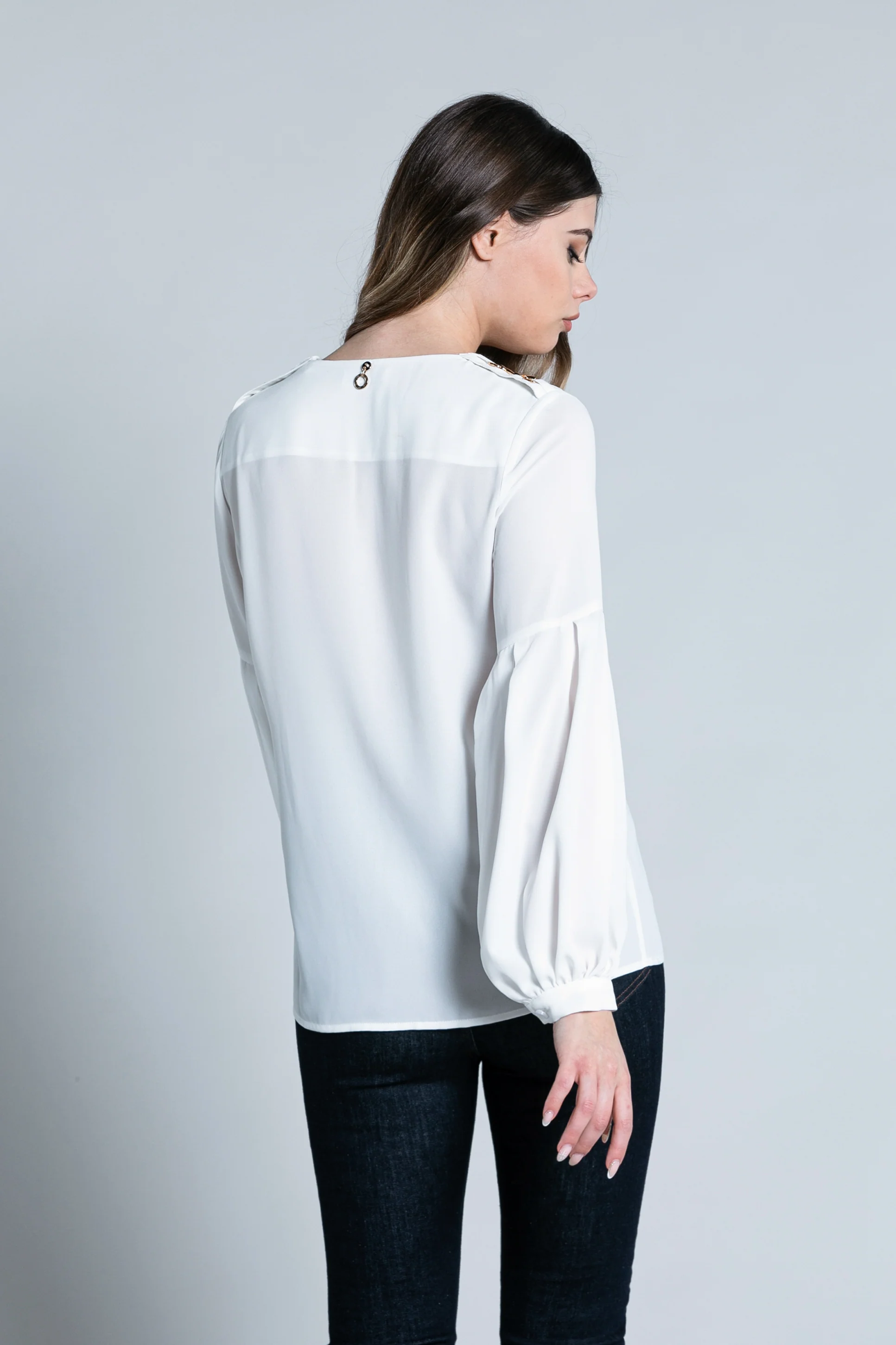 Blusa SELOR manica lunga con pieghe finta abbott. più dettaglio fibbie cavallerizza - Image 4