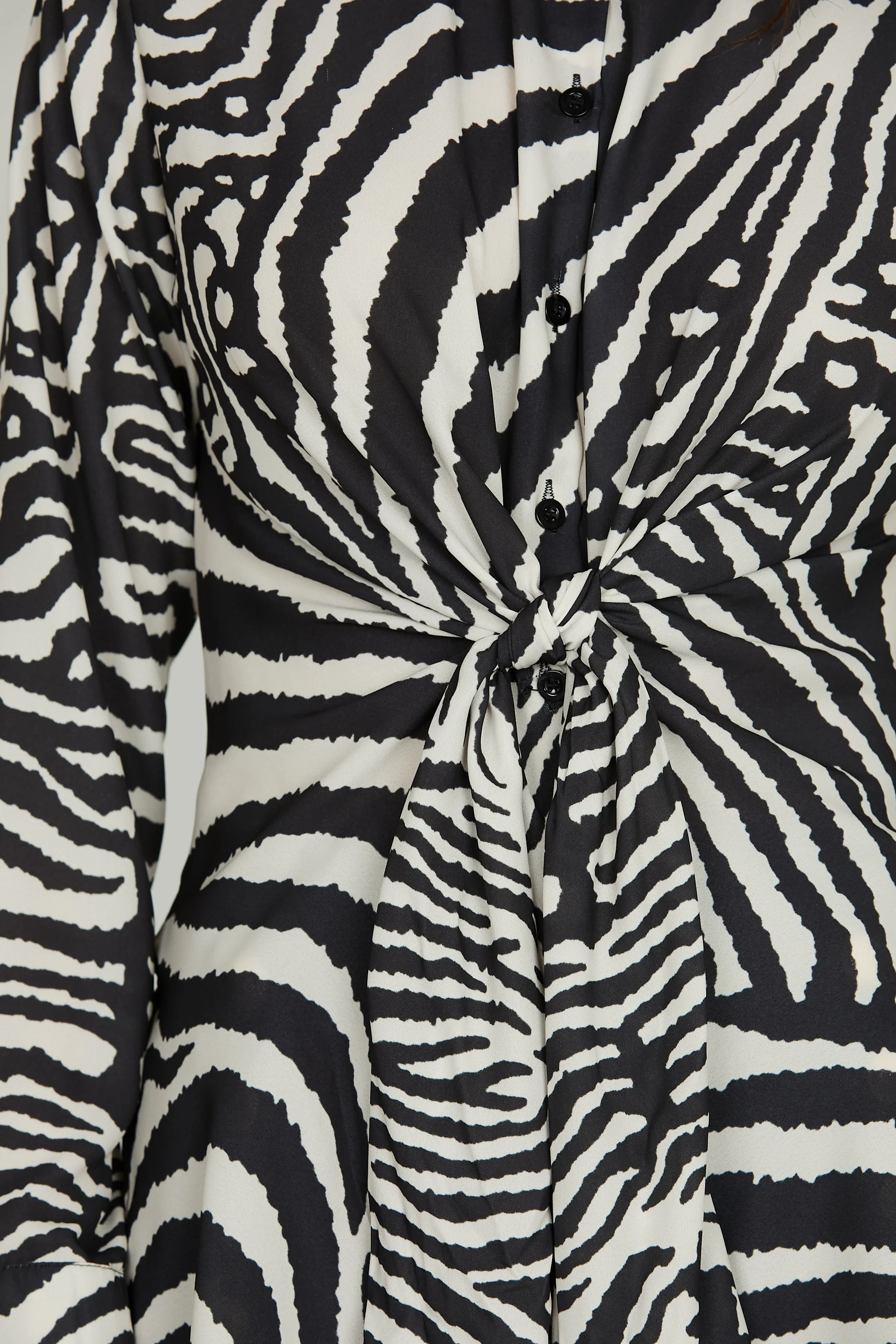 Camicia IMPERA manica lunga con fiocco più spacchi fantasia animalier - Image 4