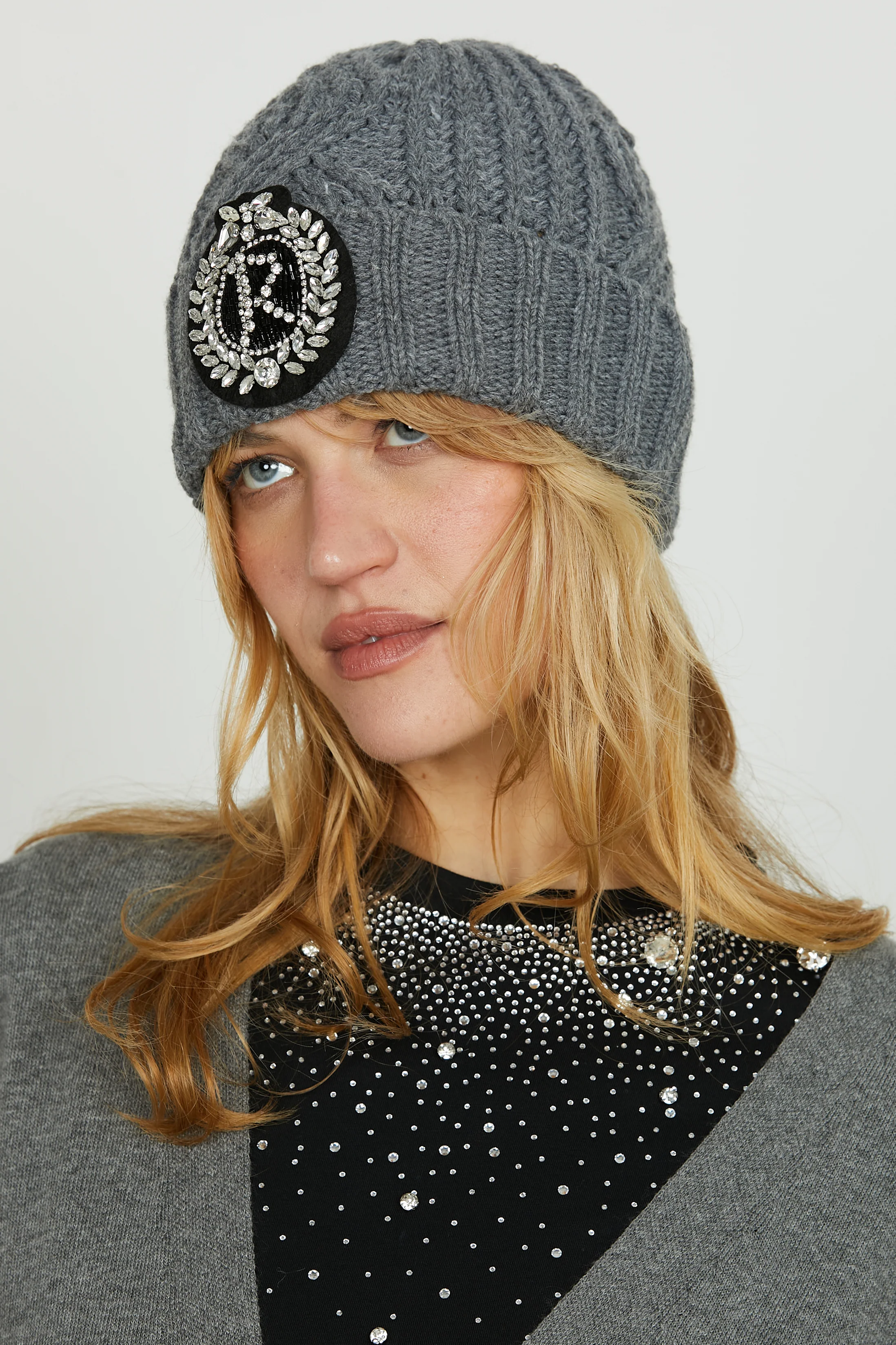 Cappello CITARA lav.trecce con risvolto più patch logo con pietre