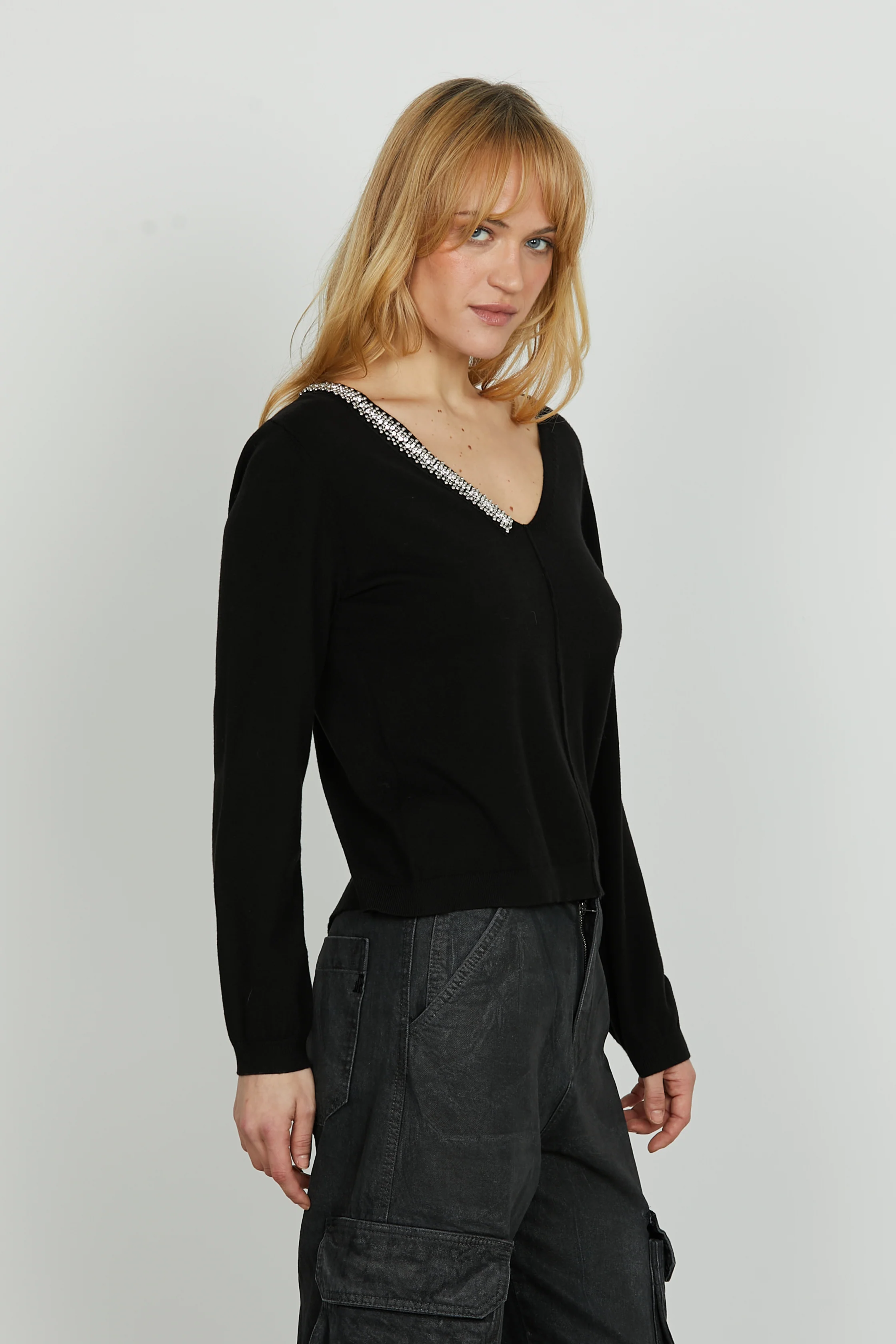 Maglia LEVITA manica lunga scollo v con applicazione perline più strass - Image 2