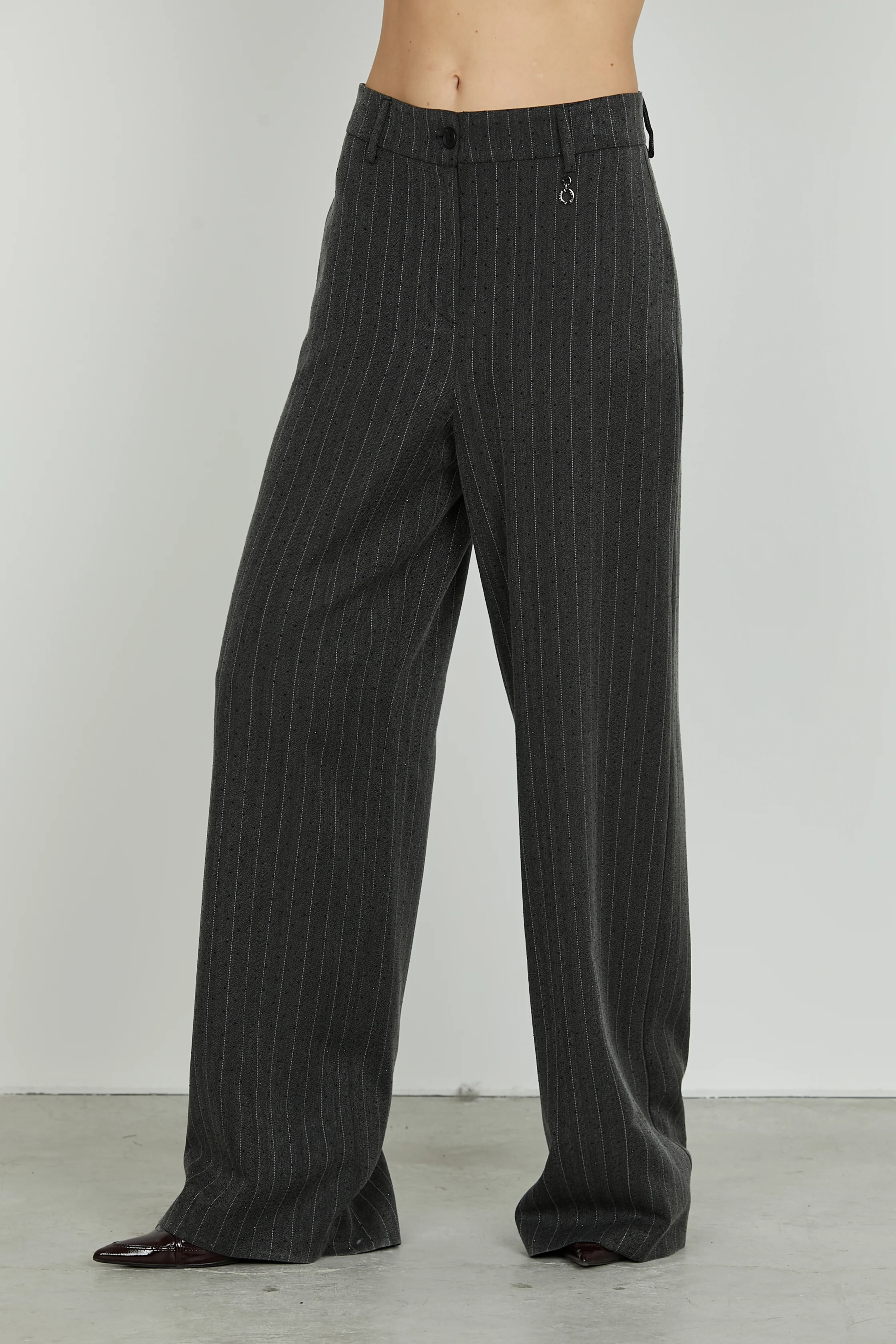 Pantalone PREZIOSAM vita alta con ts francesi più filetto palazzo gessato più borchie - Image 2