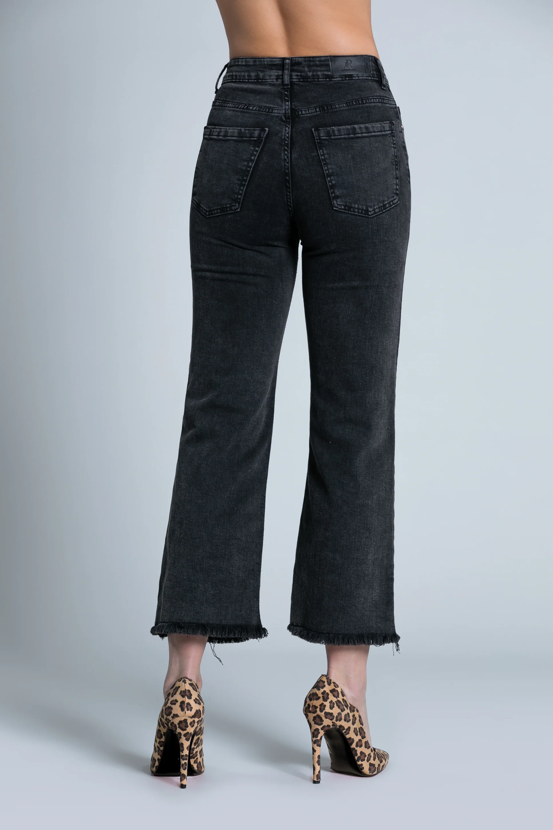 Jeans VICL vita alta crop 5 tasche sfrangiato black denim - Image 4