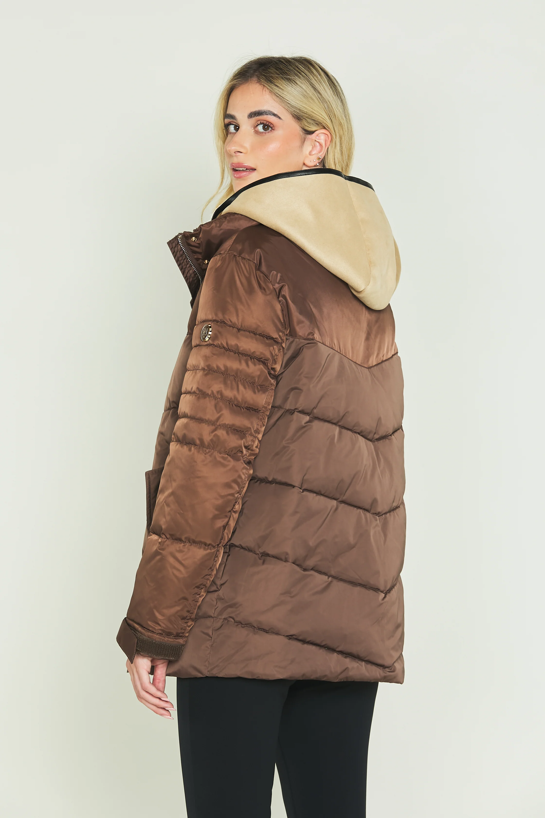 Piumino CHISATO manica lunga con inserto ecomontone più cappuccio stacc. Più zip più ts - Image 3