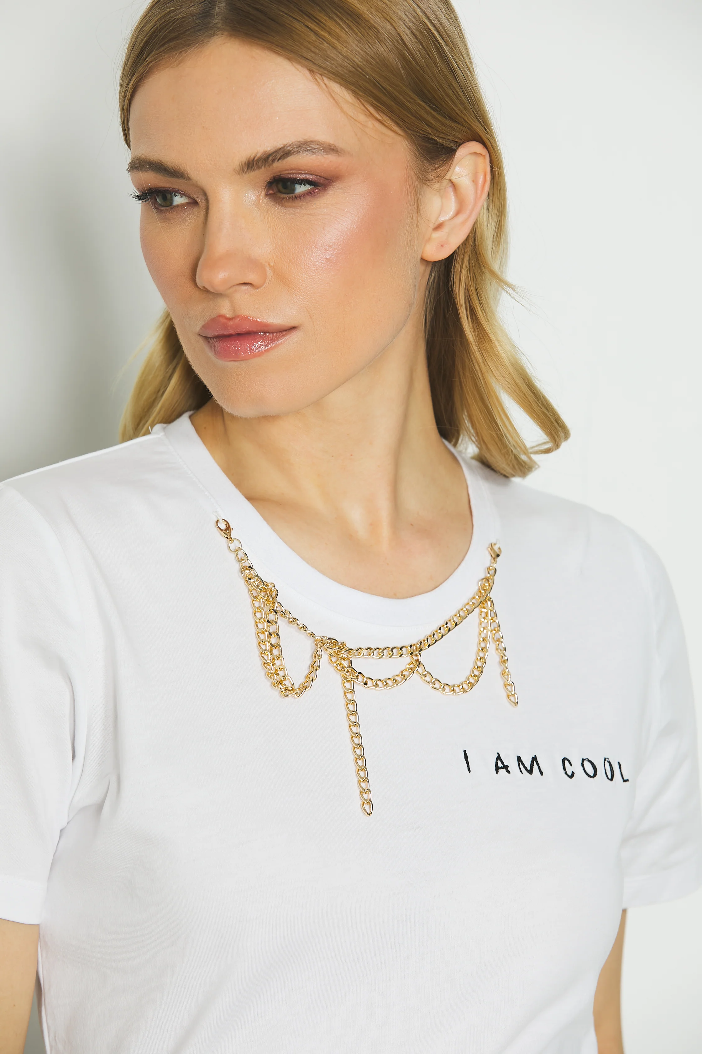 T-shirt ILDA m/m con ricamo più applicazione collana - Image 4
